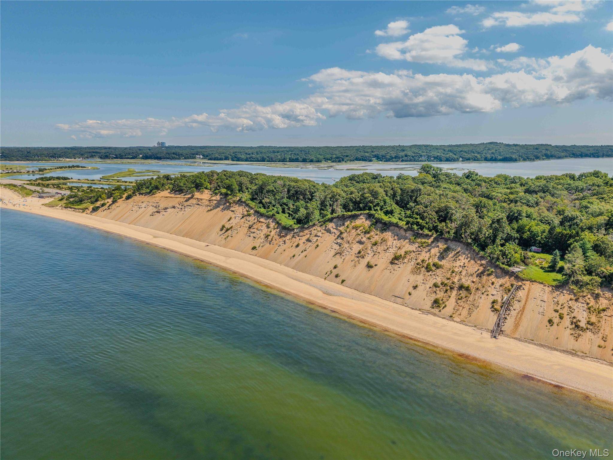 546 Long Beach RD, Nissequogue, NY 11780