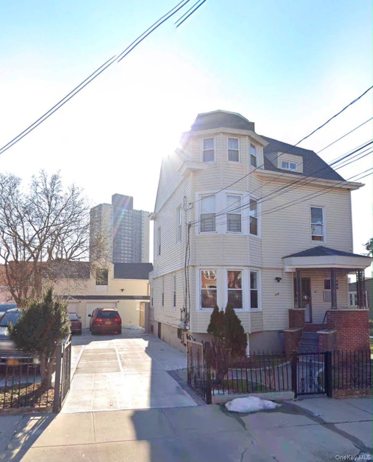 846 E 215th ST, Bronx, NY 10467