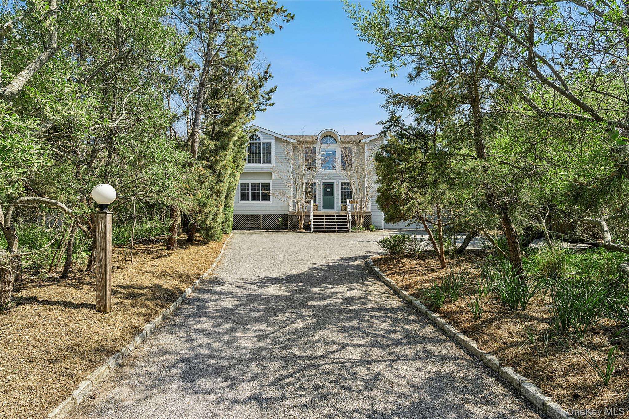 405 Dune RD, Westhampton Beach, NY 11978