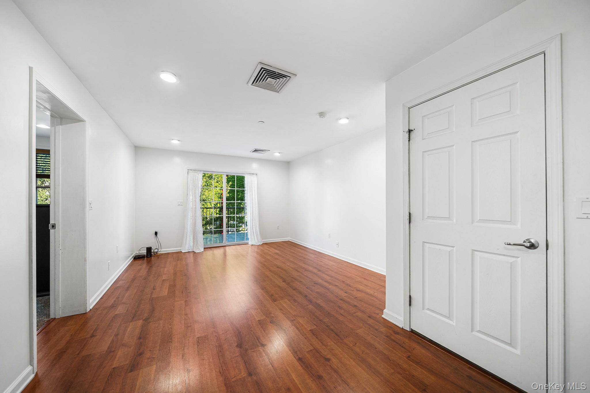 5 Minerva PL #2C, White Plains, NY 10601