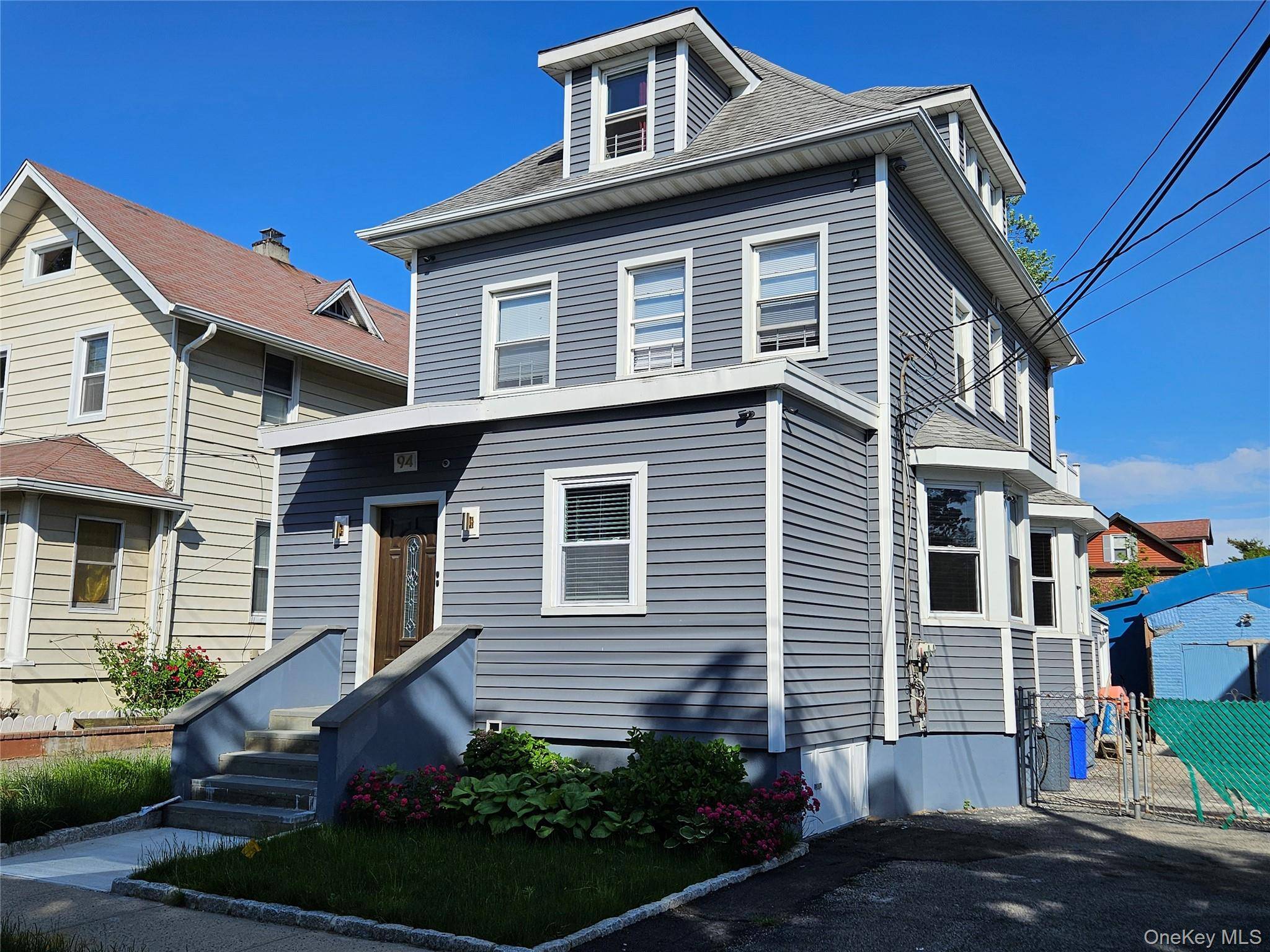 94 Briggs AVE #1, Yonkers, NY 10701