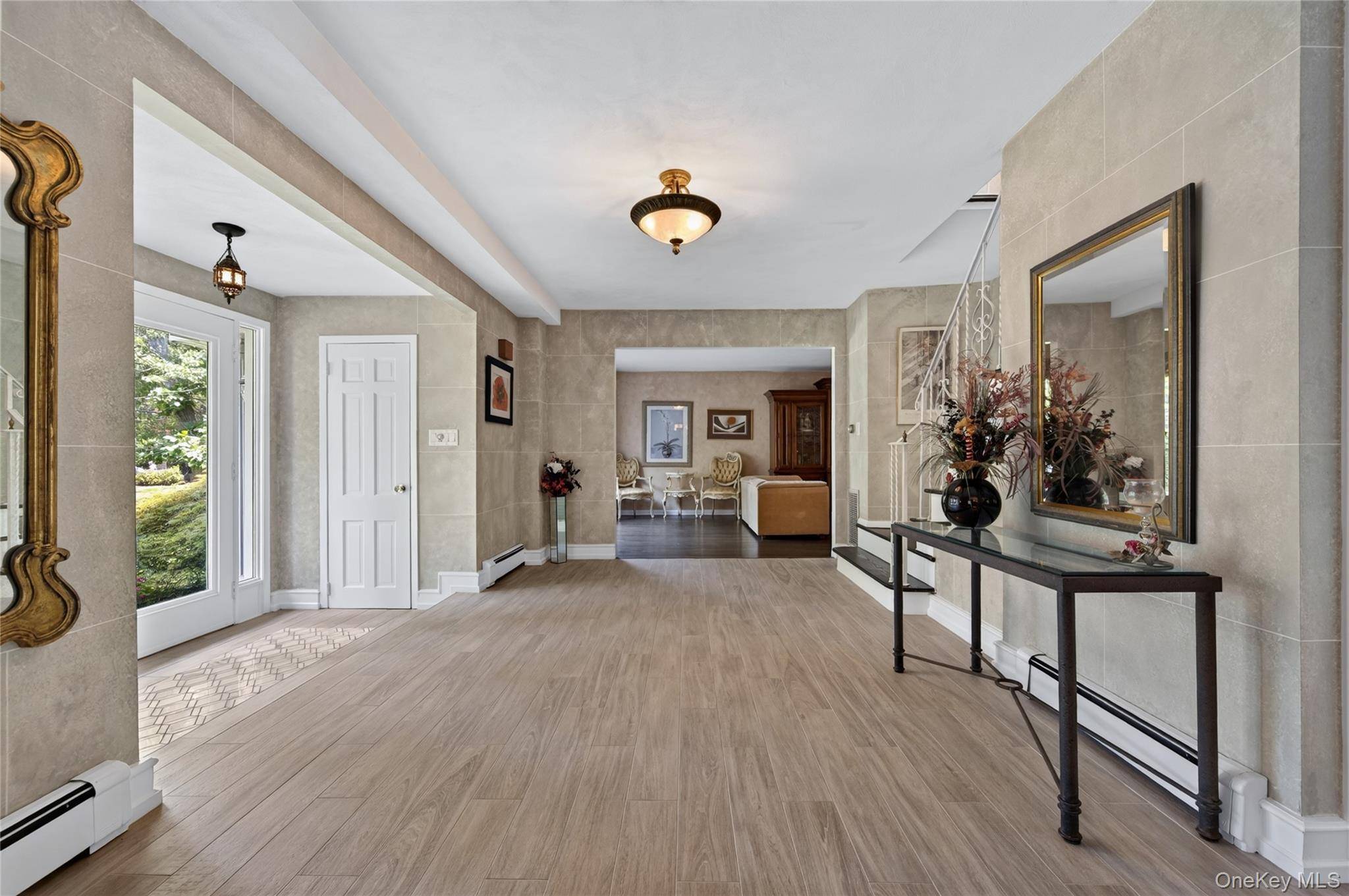 36 Arbor LN, Dix Hills, NY 11746