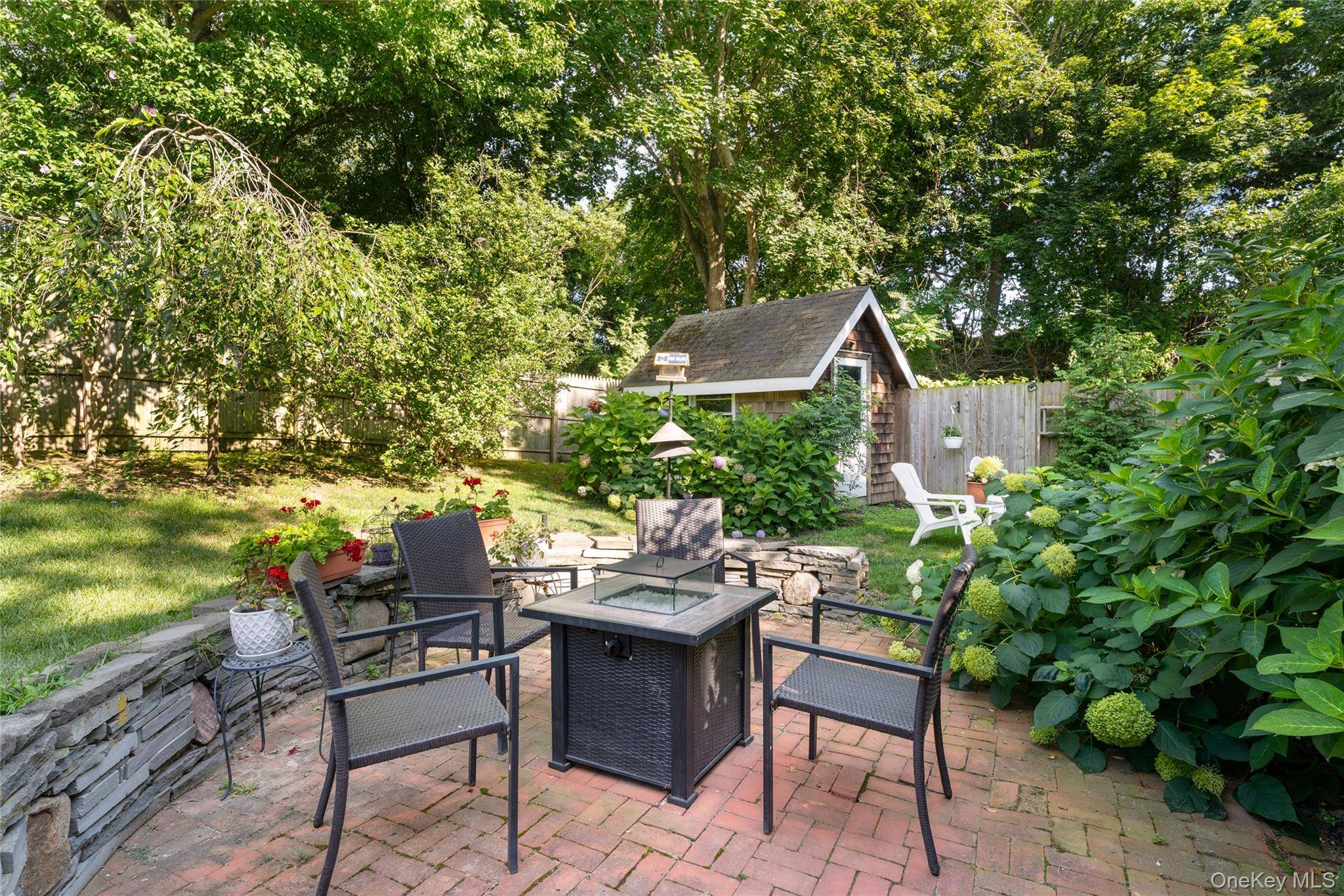 19 Washington AVE, Hampton Bays, NY 11946