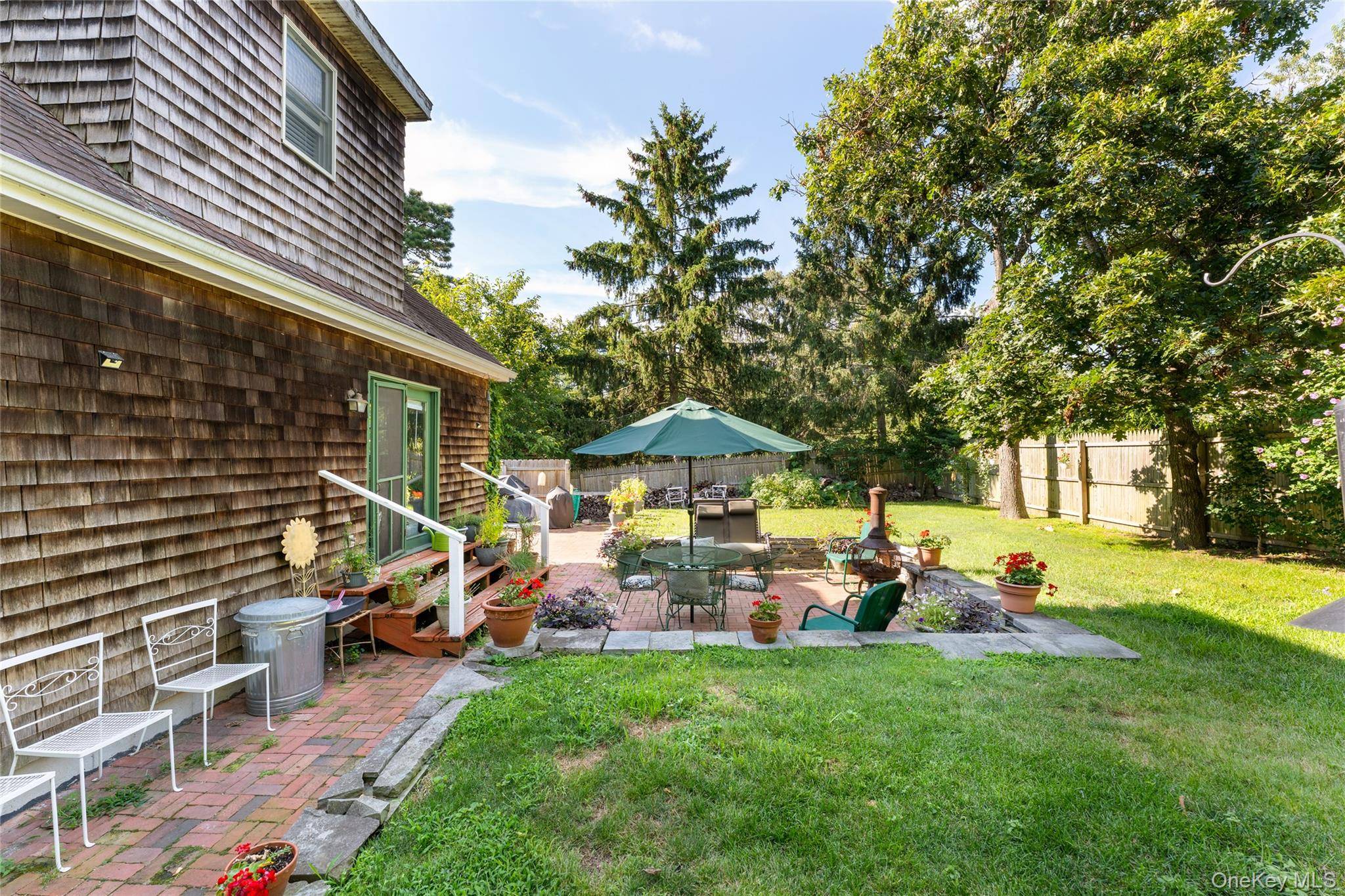 19 Washington AVE, Hampton Bays, NY 11946