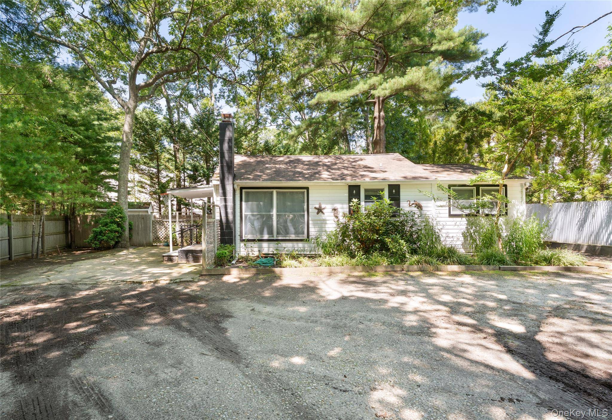 141 W Neck RD, Southampton, NY 11968