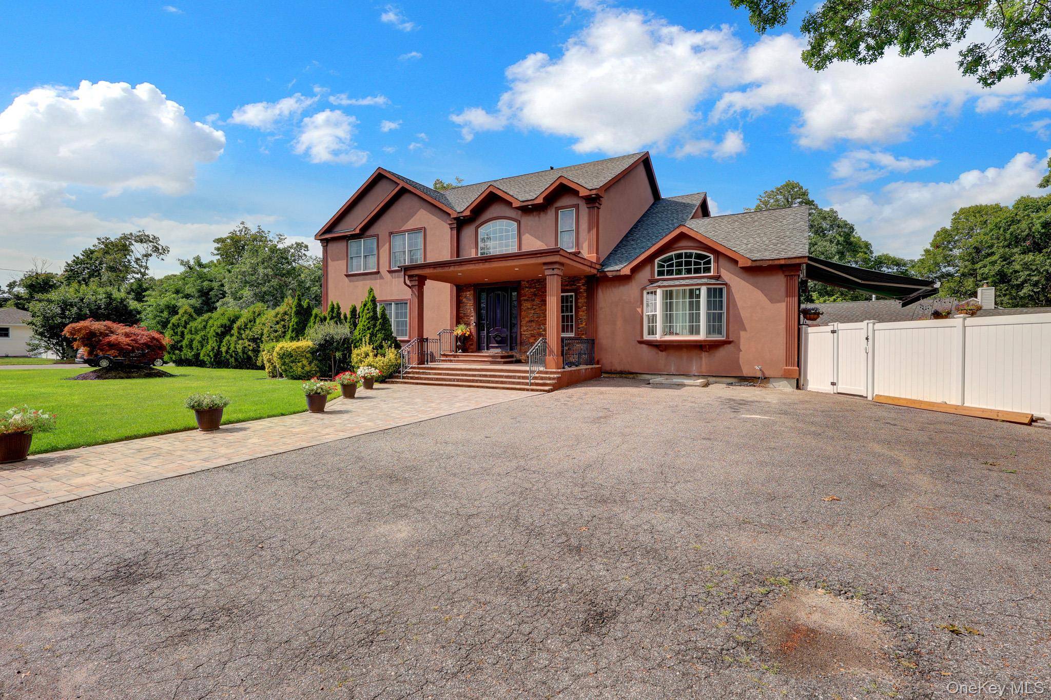 21 Morris AVE, Patchogue, NY 11772