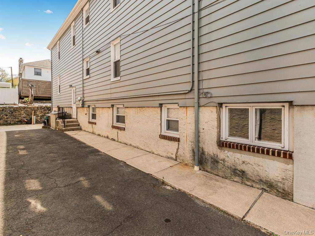 18 Lindsey ST, Yonkers, NY 10704