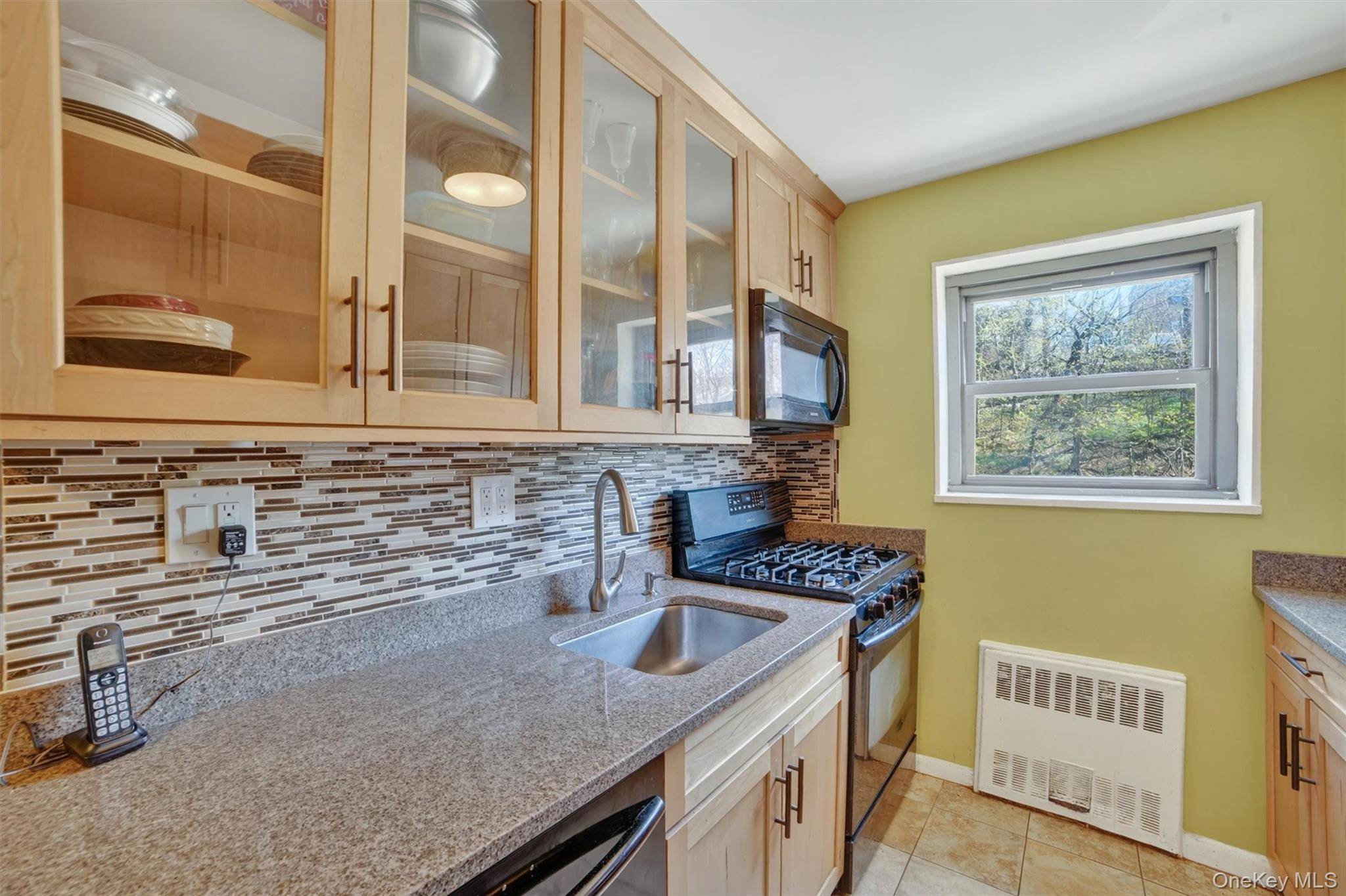 222 N Broadway #3D, Yonkers, NY 10701