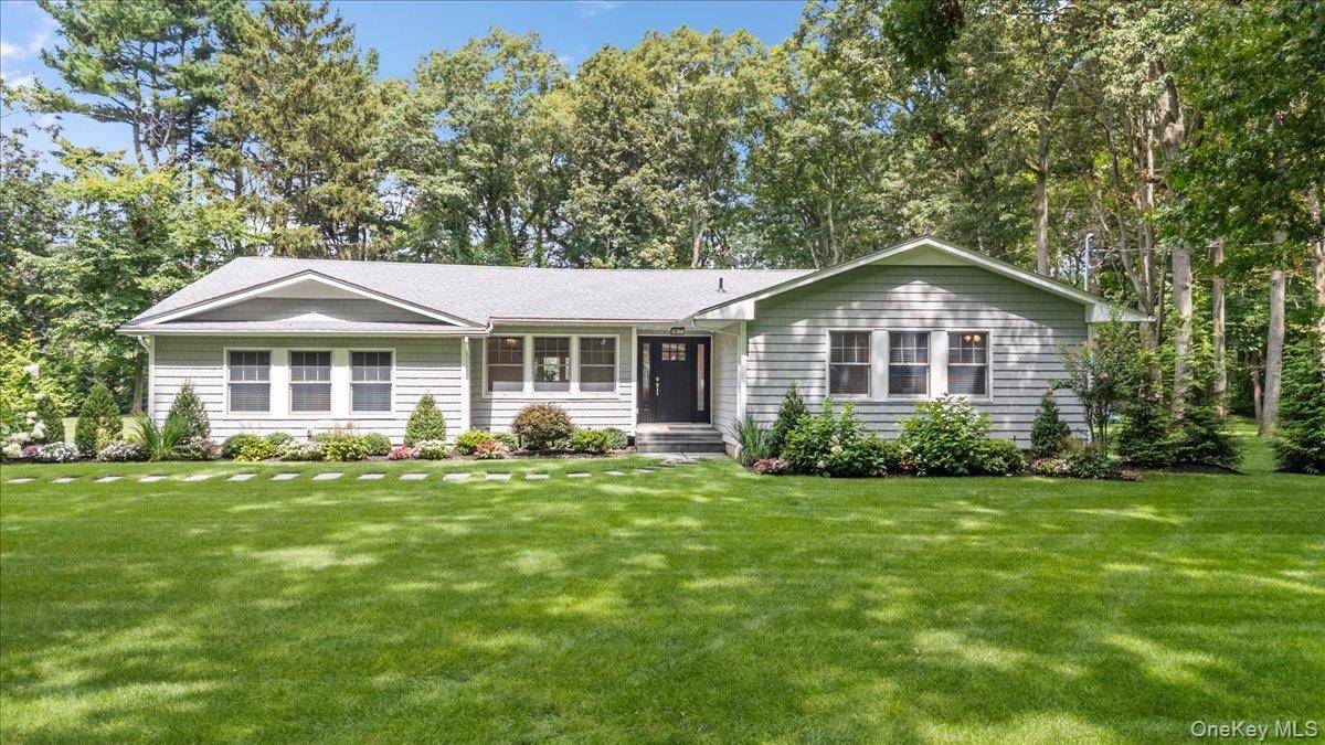 23 Overlook DR, Laurel Hollow, NY 11791