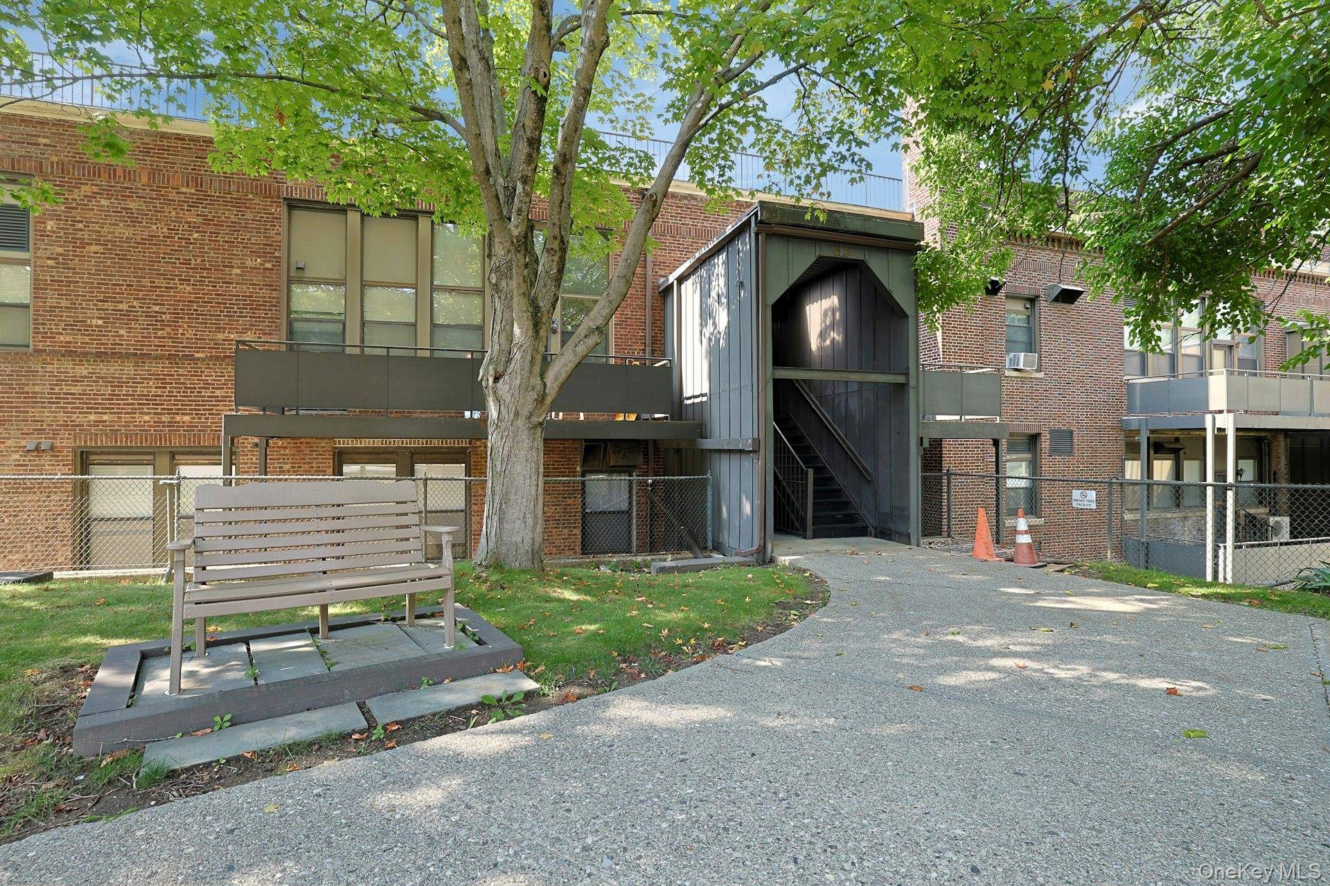 60 Kensico RD #13, Thornwood, NY 10594