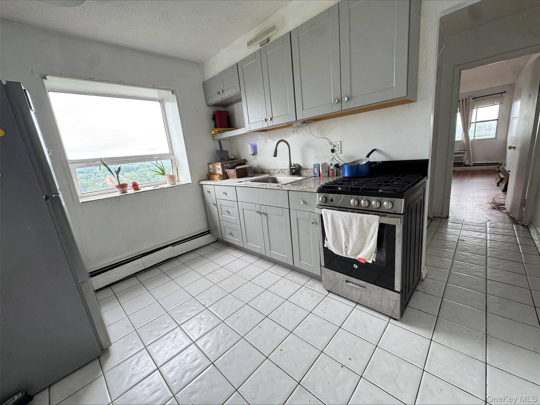 1523 Central park Avenue #16F, Yonkers, NY 10710