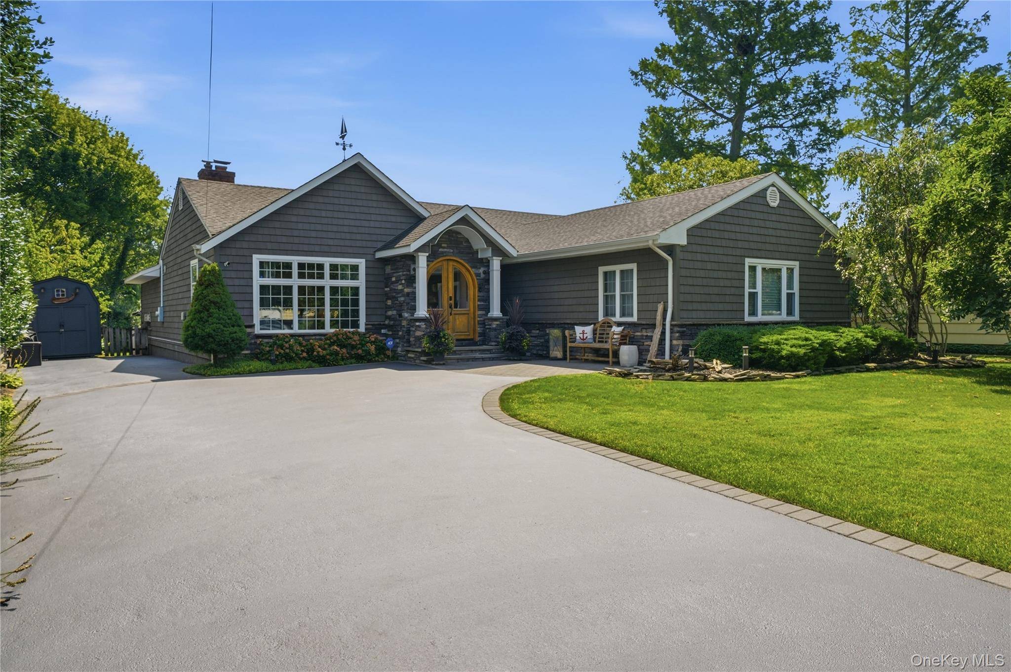 57 Wingam DR, Islip, NY 11751