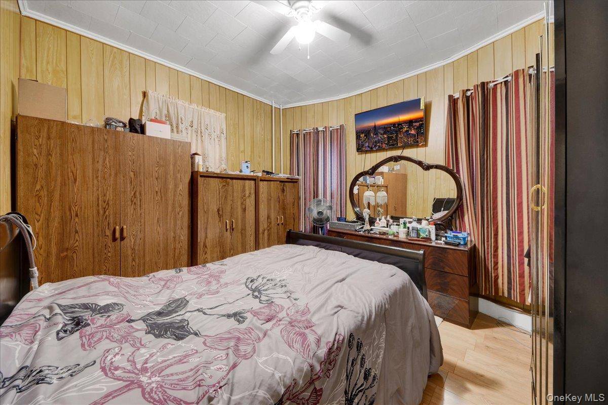 681 E 243rd ST, Bronx, NY 10470