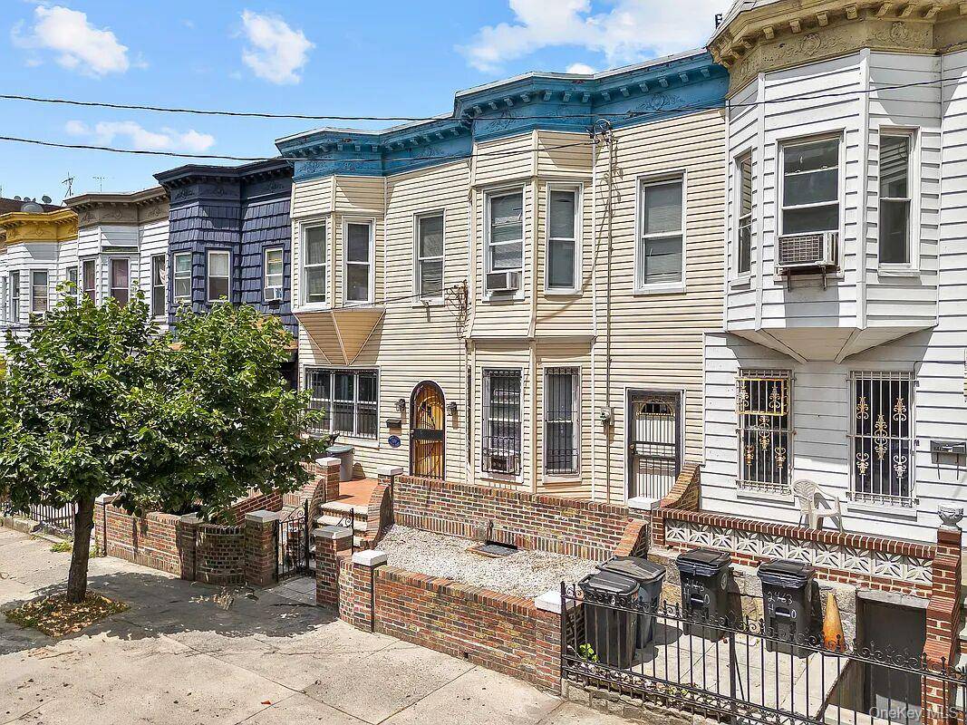 2459 Hoffman ST, Bronx, NY 10458