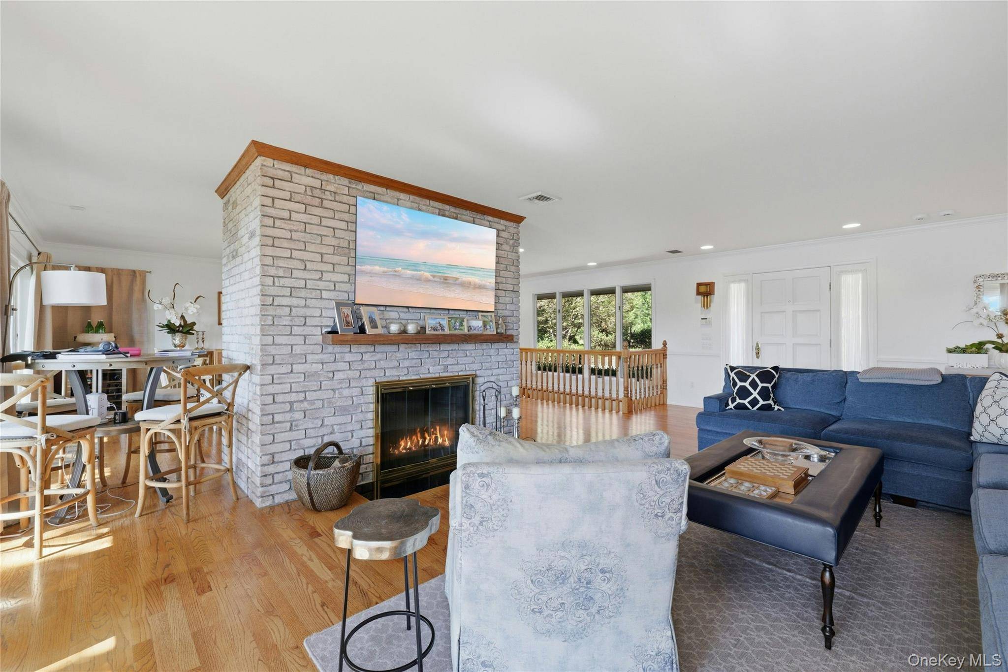 9 Kanes LN, Huntington Bay, NY 11743