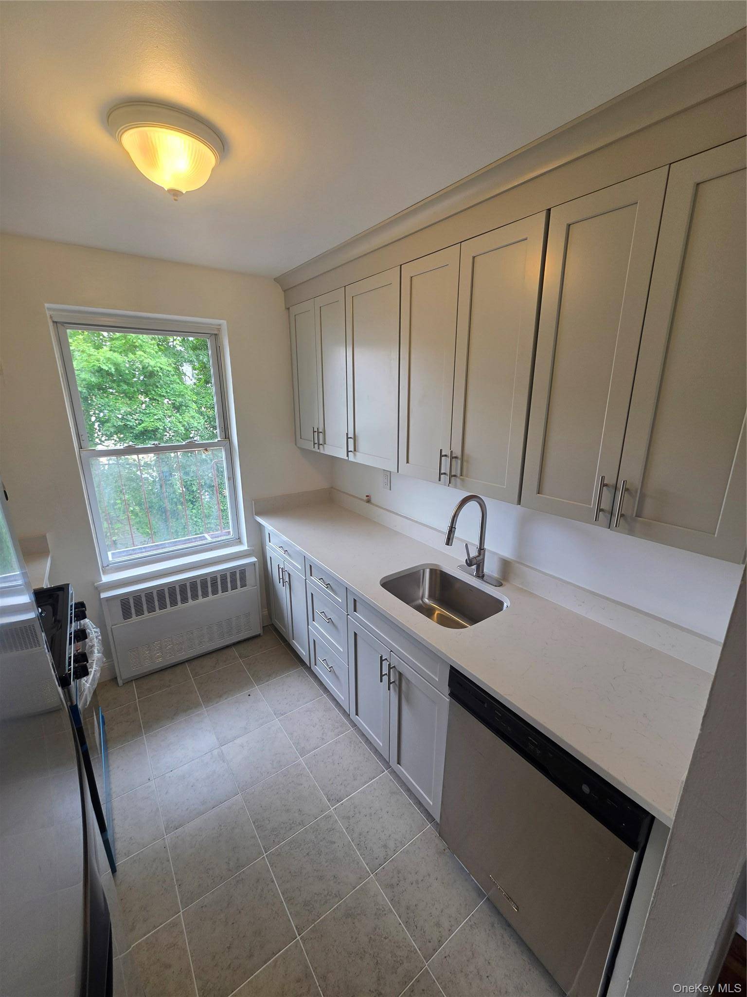 160 centre #3l, New Rochelle, NY 10801