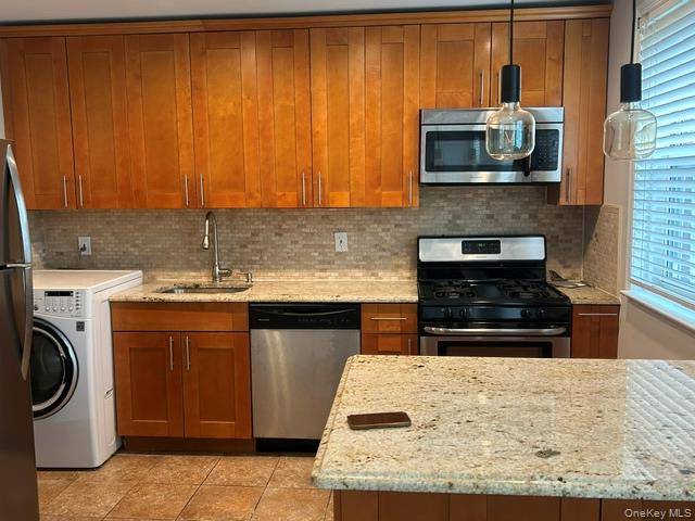 254-11 73rd RD #Unit B, Glen Oaks, NY 11004