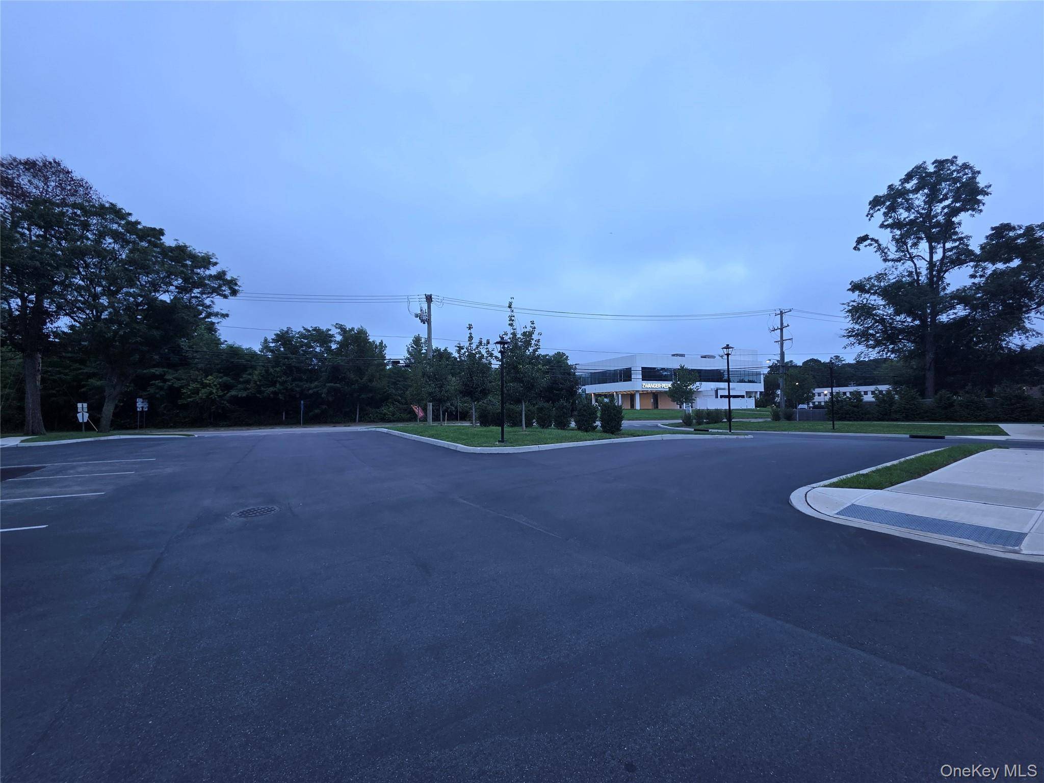 400 Townline RD, Hauppauge, NY 11788