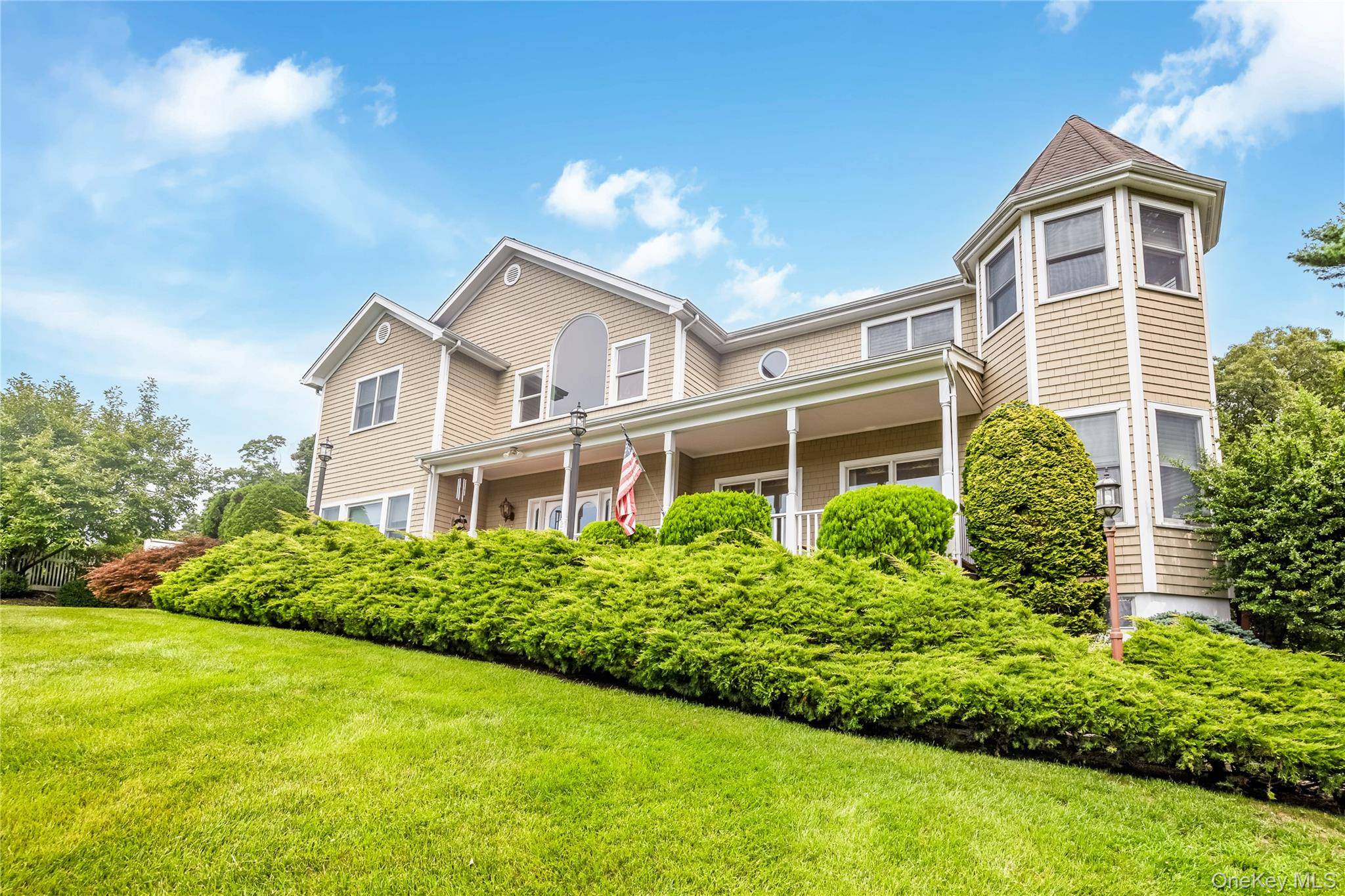 230 Woodbine AVE, Northport, NY 11768