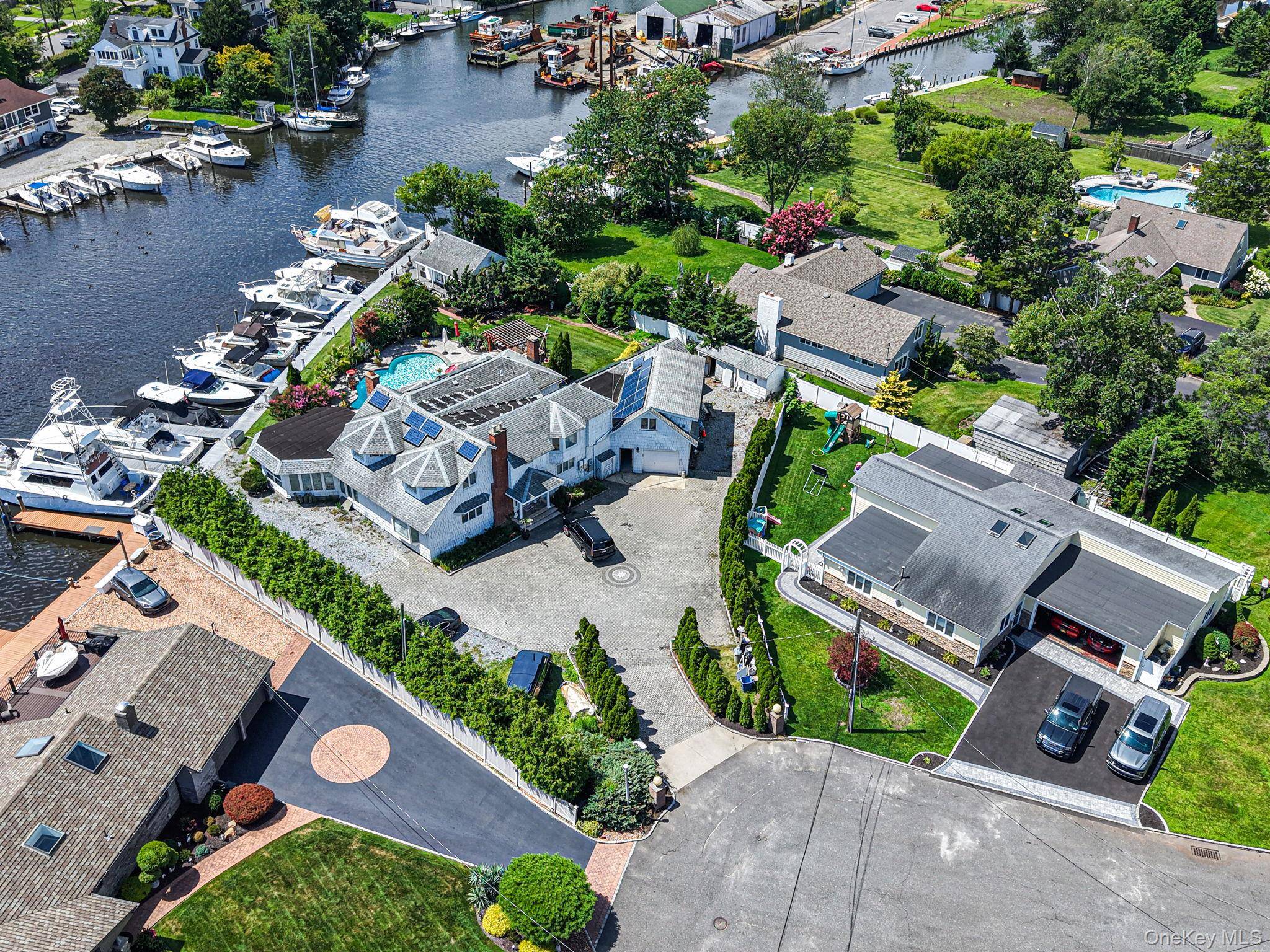 64 Mowbray AVE, Bay Shore, NY 11706