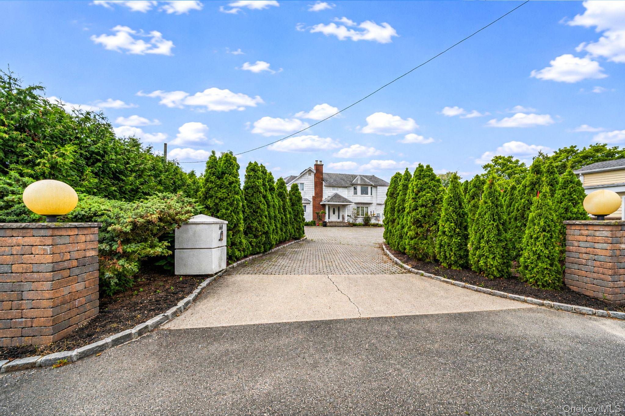 64 Mowbray AVE, Bay Shore, NY 11706
