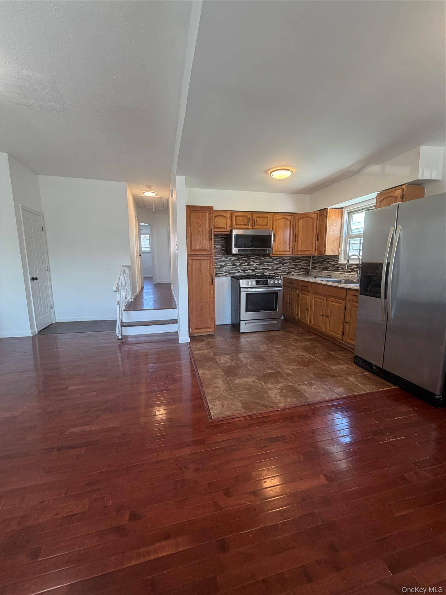453 Beach 63rd ST #2nd Floor, Far Rockaway, NY 11692