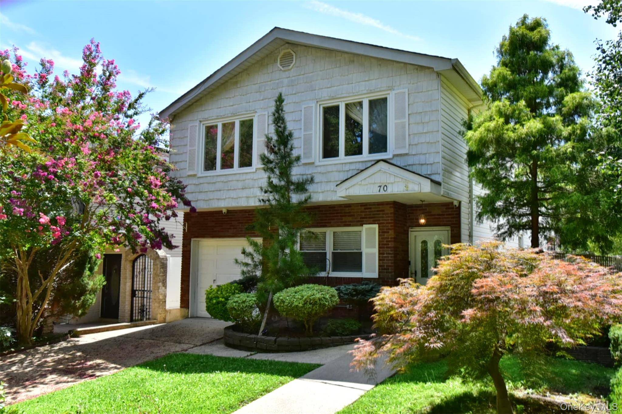 70 Grantwood AVE, Staten Island, NY 10312