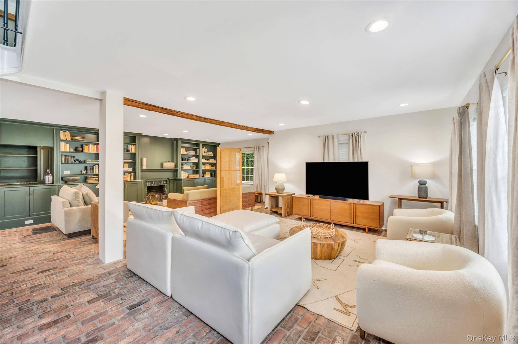 244 N Main ST, Southampton, NY 11968