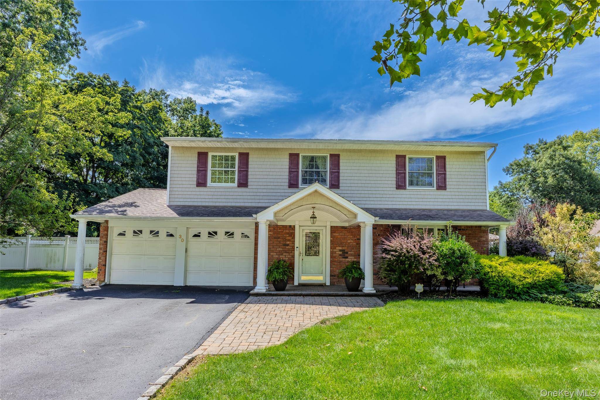 30 Kirkland DR, Greenlawn, NY 11740