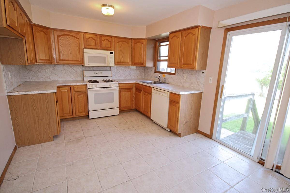 5 Abbey RD, Staten Island, NY 10308