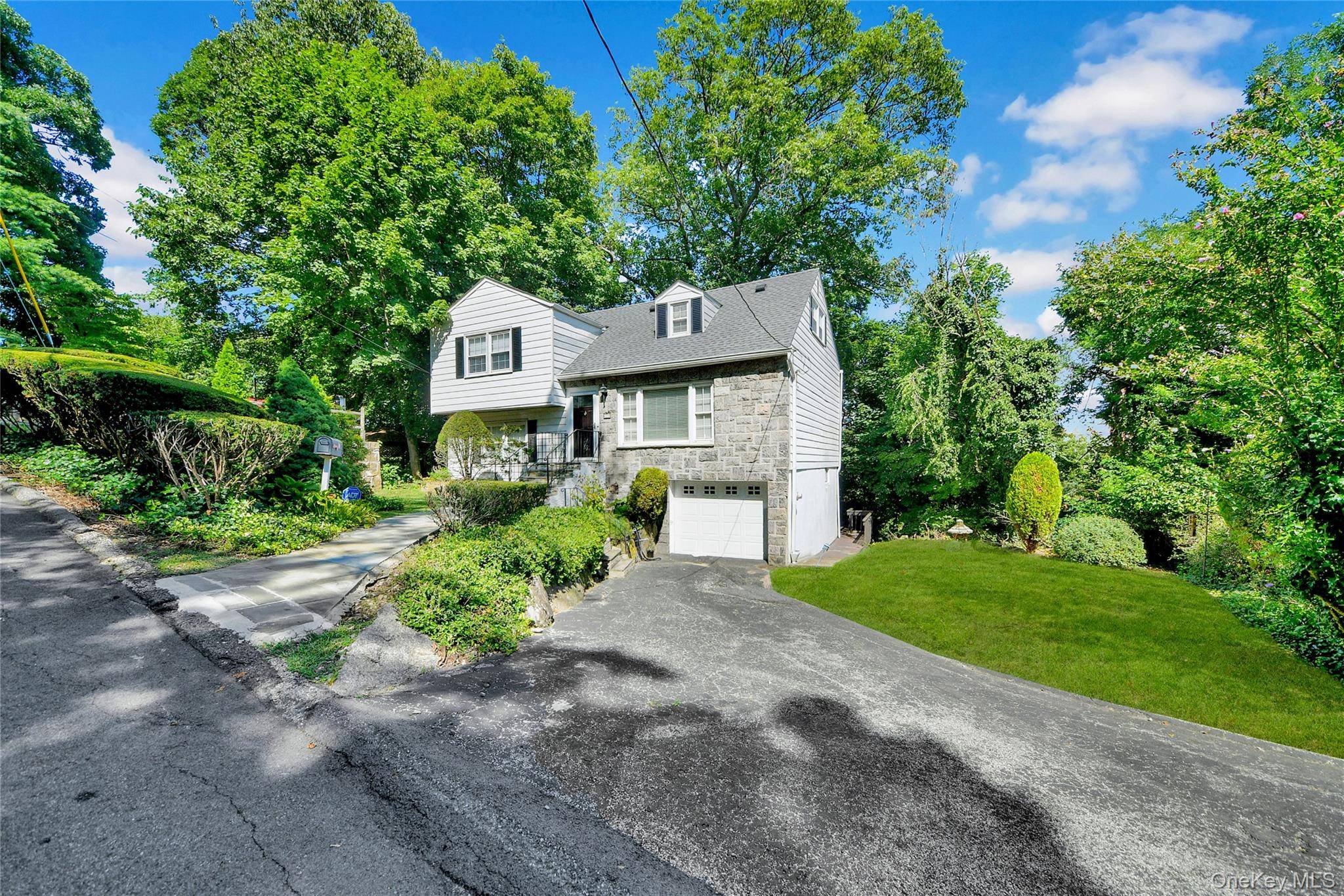 38 Stockbridge RD, Yonkers, NY 10710