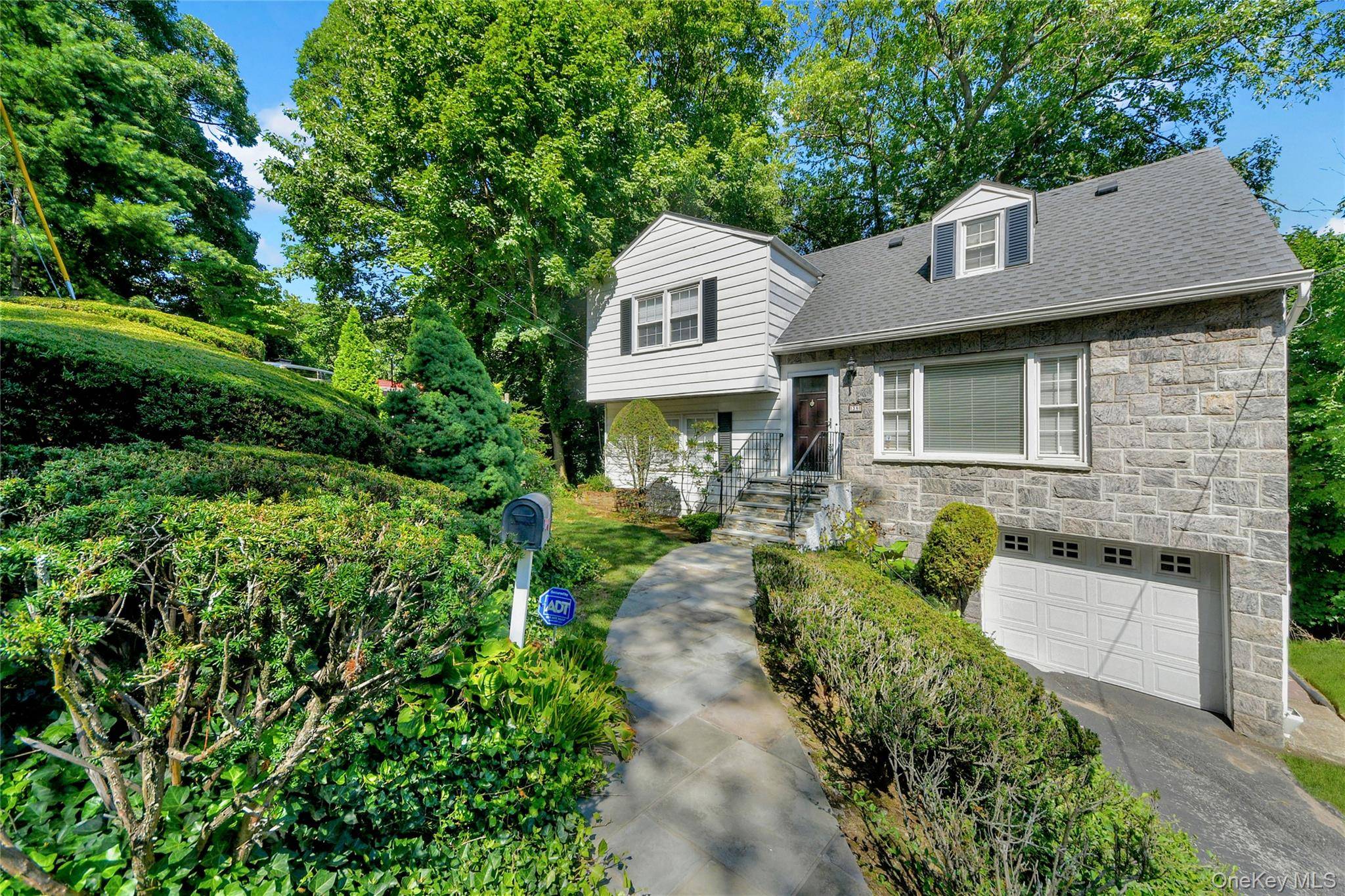 38 Stockbridge RD, Yonkers, NY 10710
