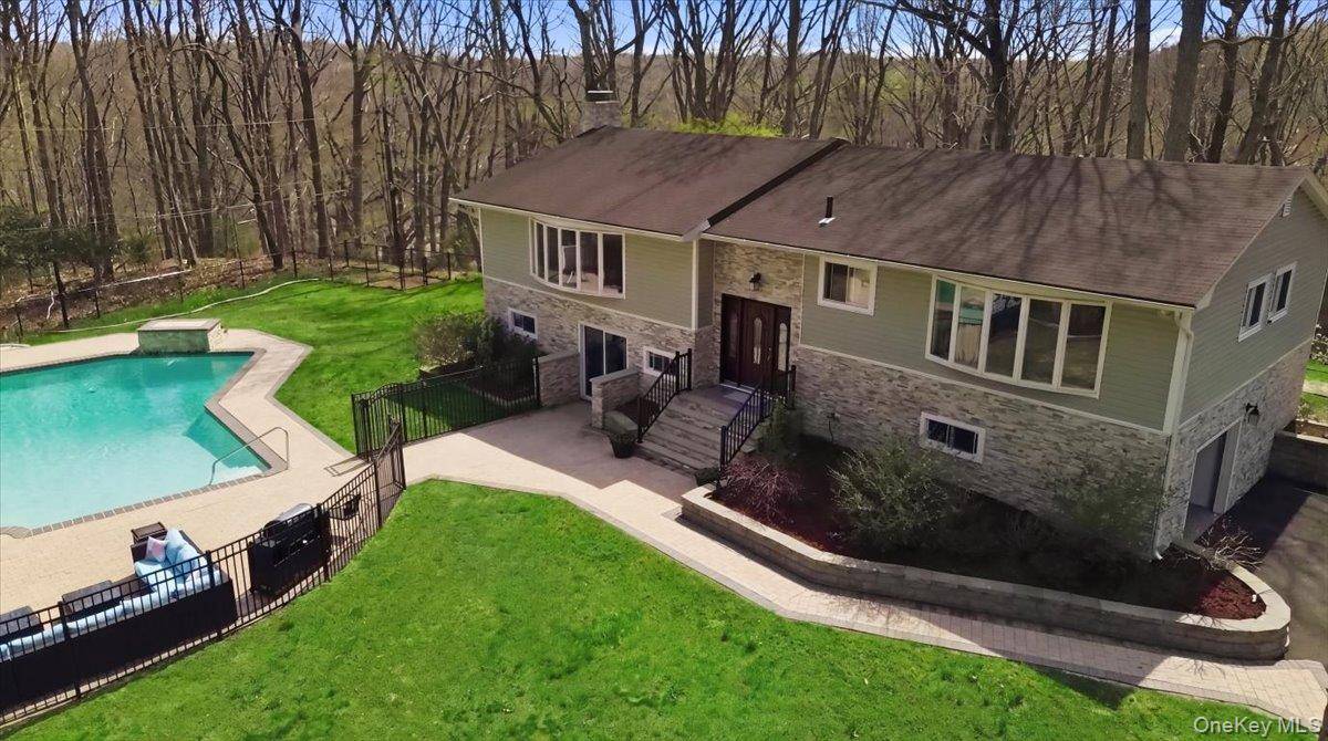 263 Oyster Bay RD, Mill Neck, NY 11765