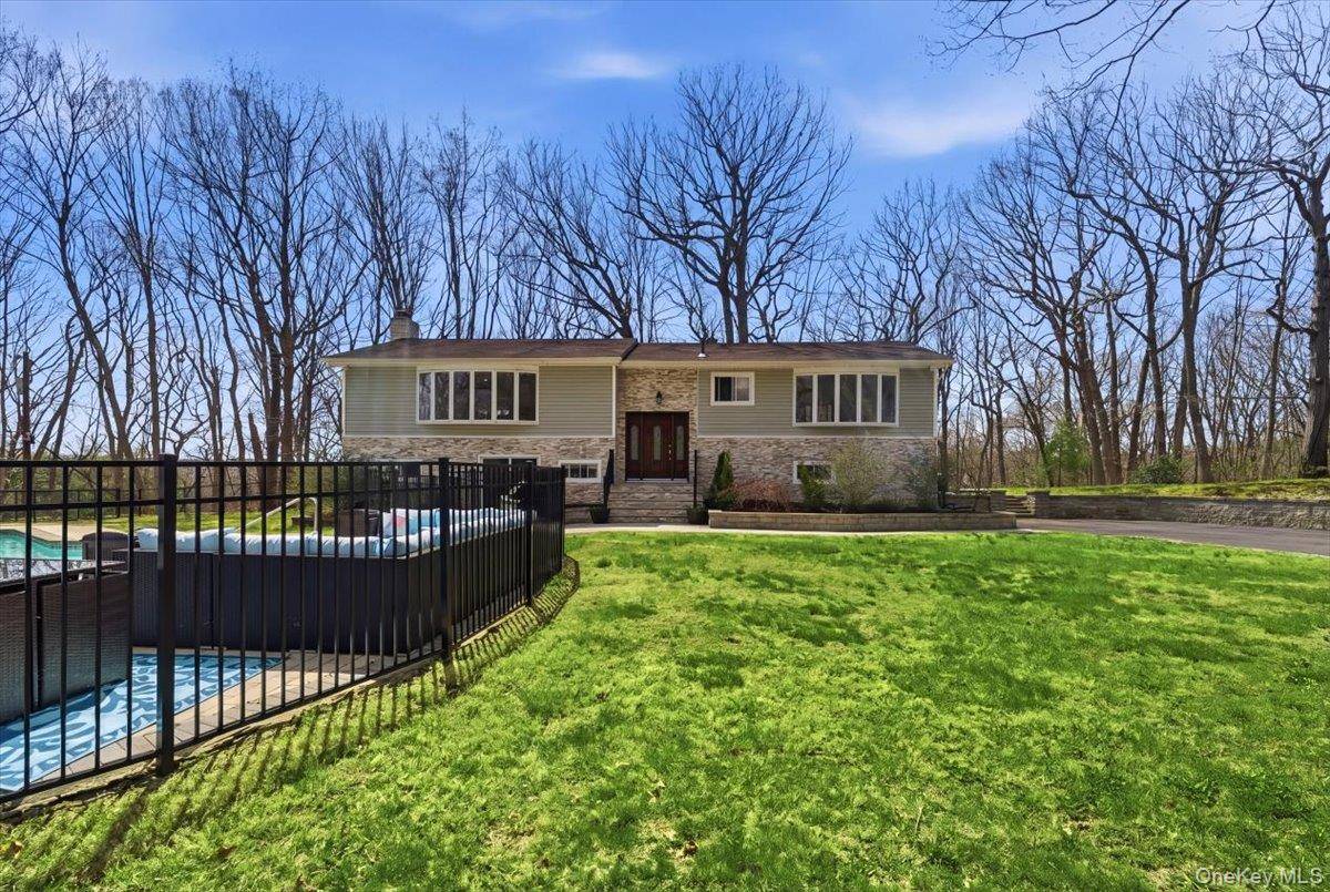 263 Oyster Bay RD, Mill Neck, NY 11765