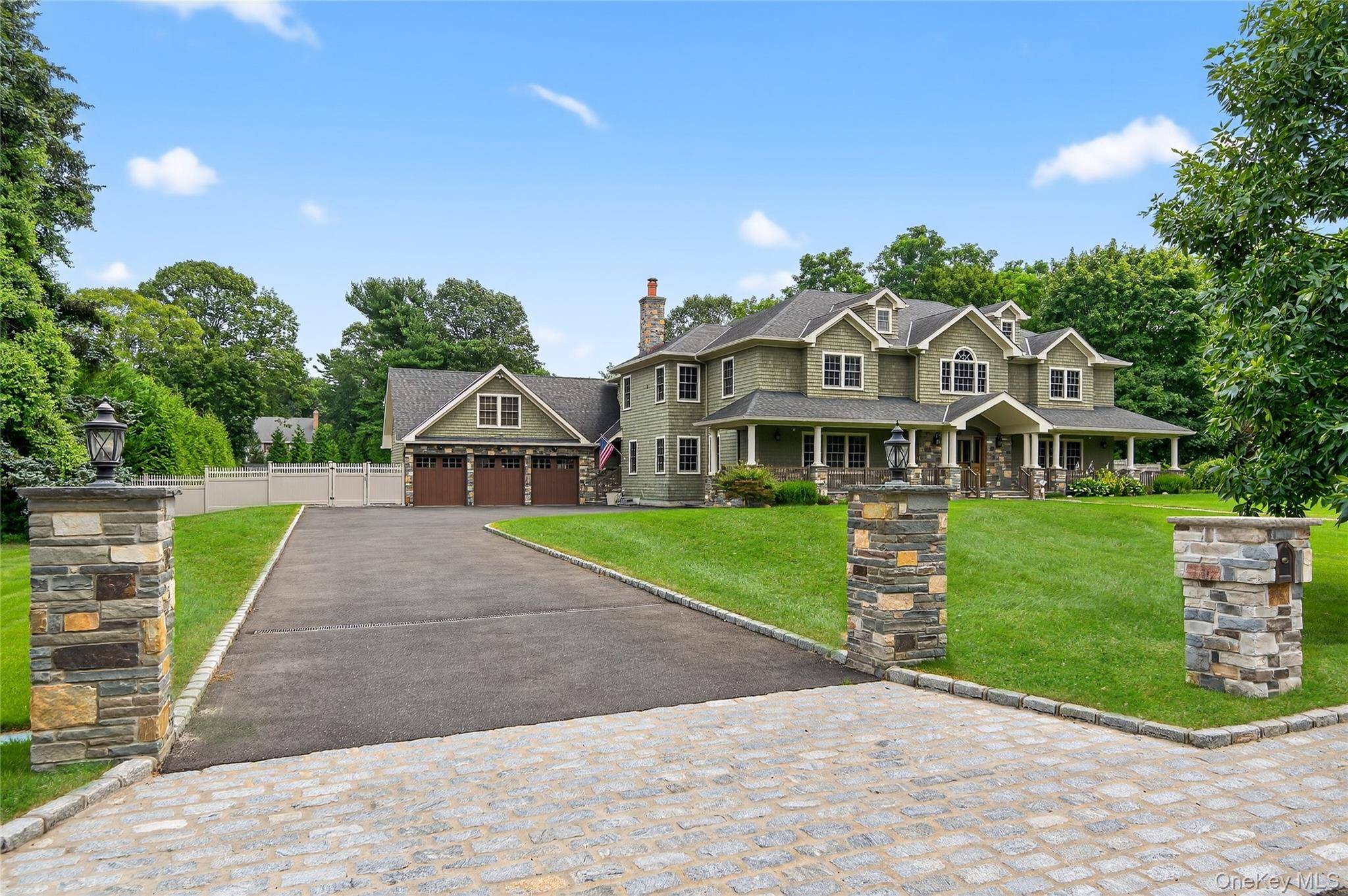 23 Gloria LN, Huntington, NY 11743