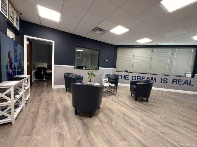 608 Johnson Ave #7, Bohemia, NY 11716