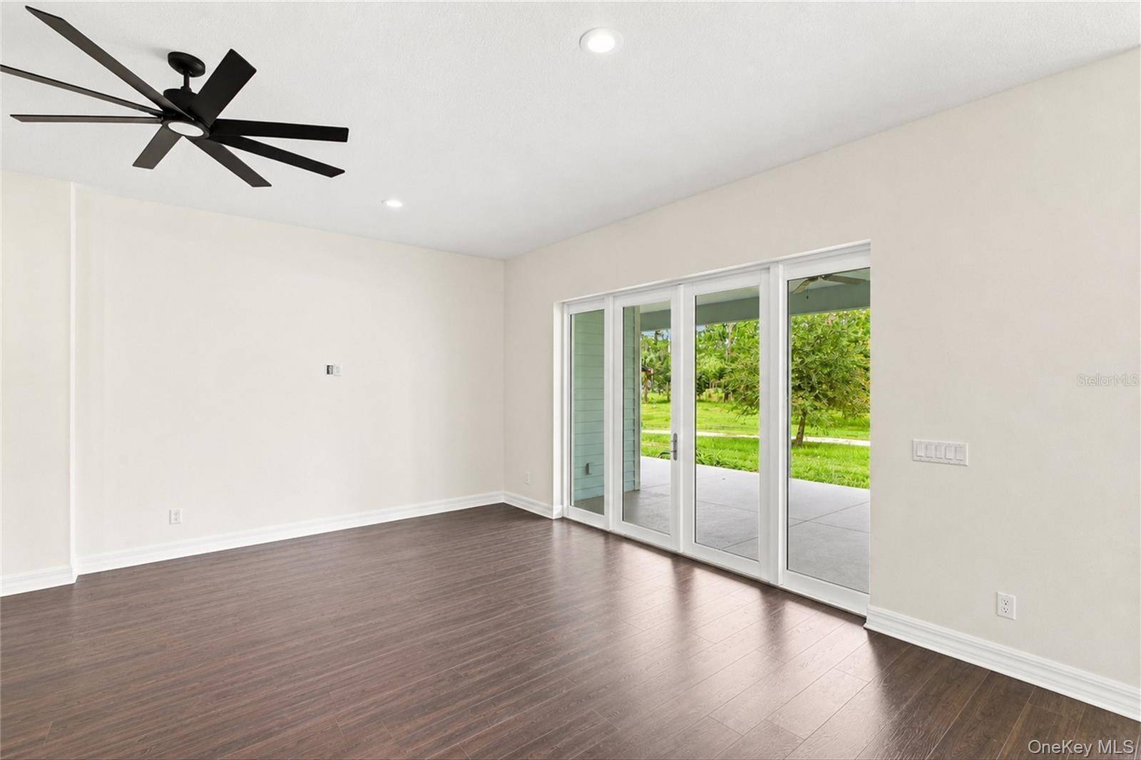 8146 Tropicaire, Call Listing Agent, FL 34291