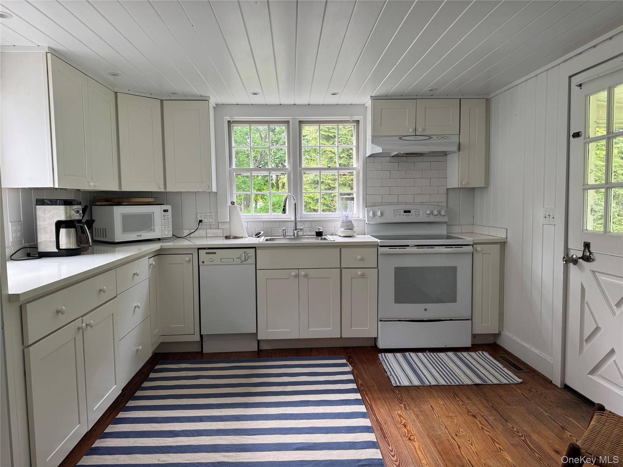 21 Elm Street, Southampton, NY 11968