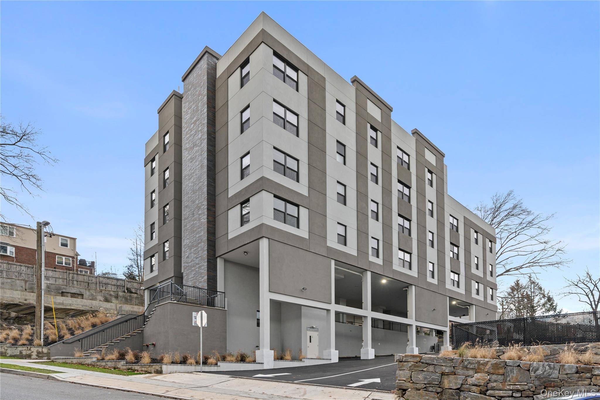 135 Wakefield AVE #401, Yonkers, NY 10704