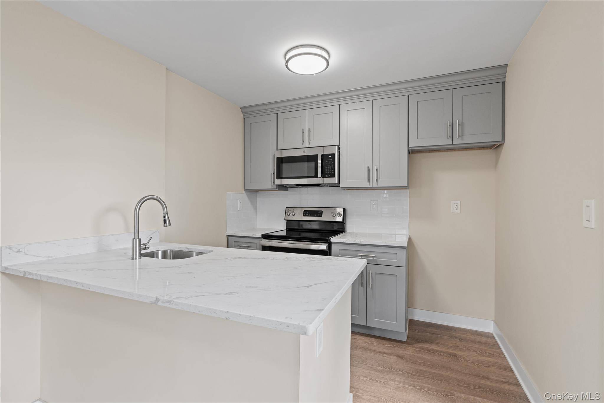 135 Wakefield AVE #401, Yonkers, NY 10704