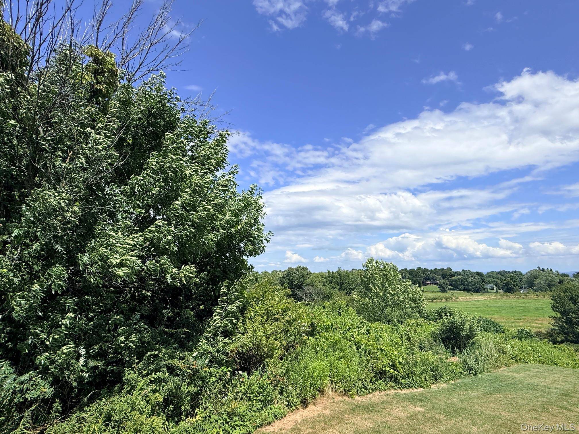 26 Quaker Hill RD, Milton, NY 12547