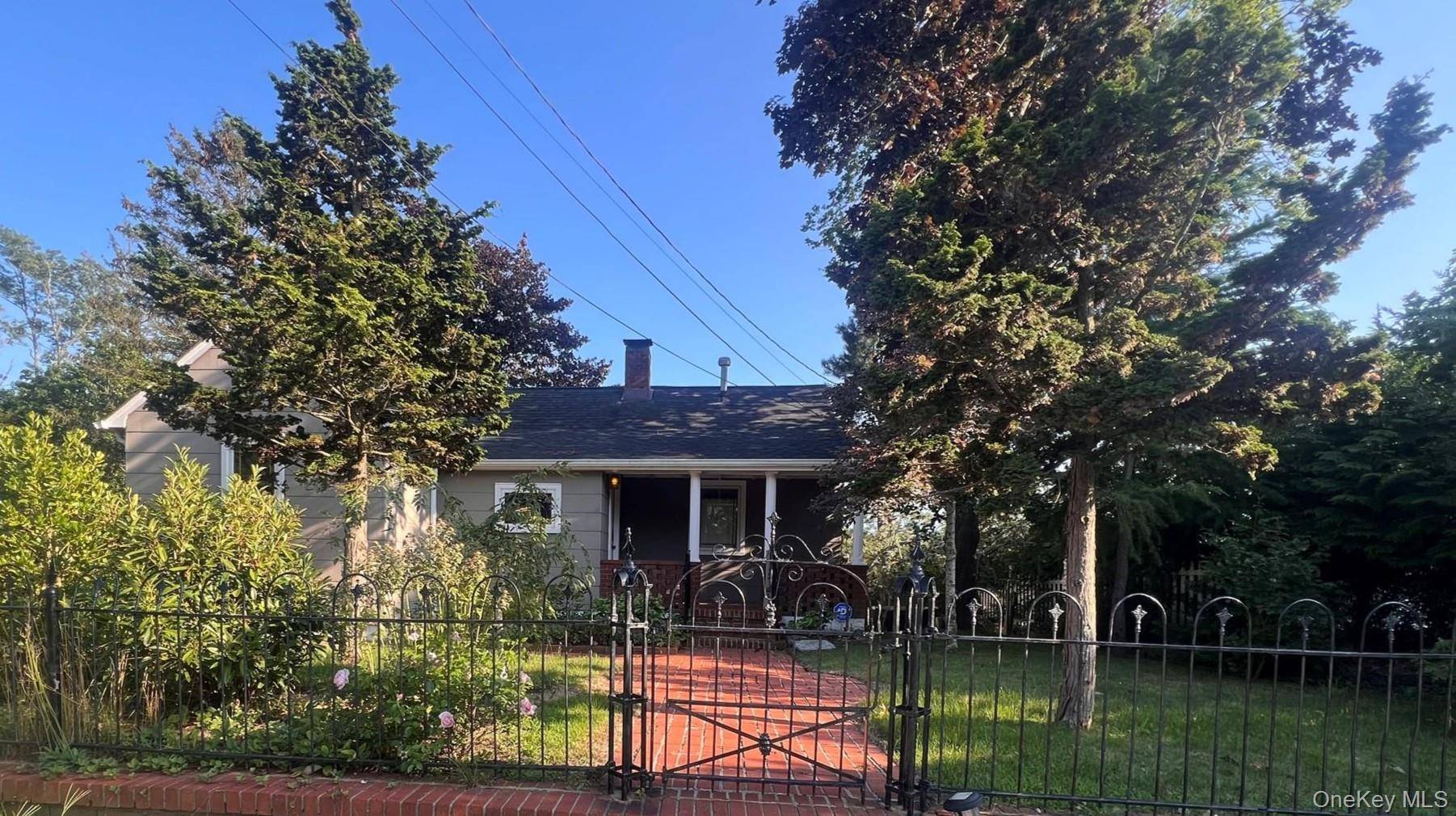 1375 W Main ST, Riverhead, NY 11901