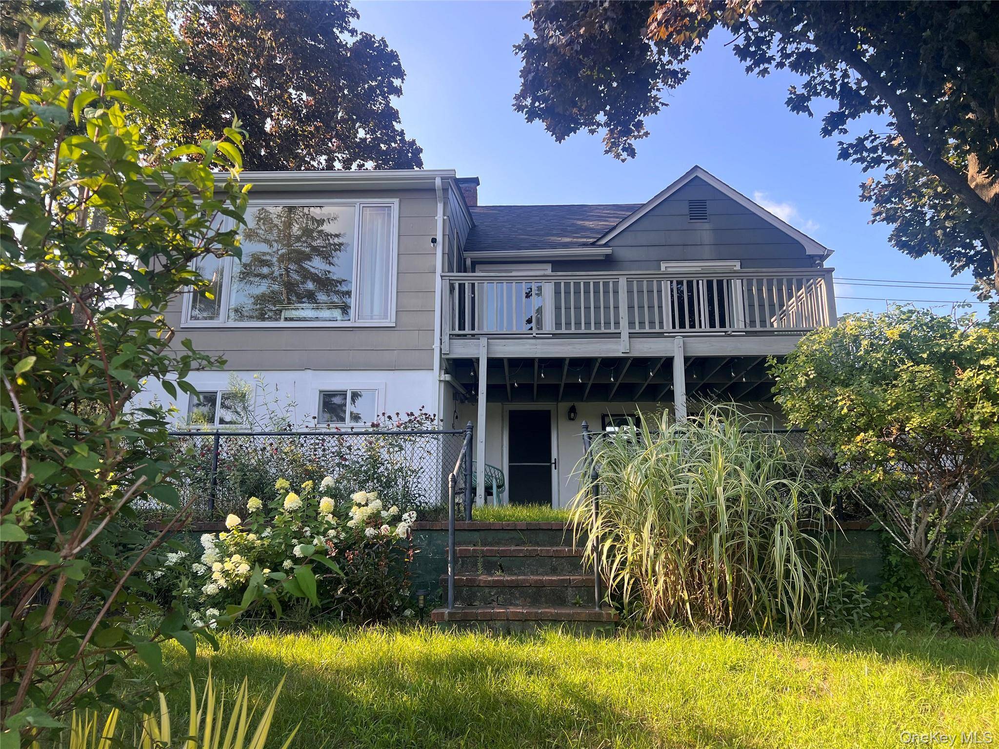 1375 W Main ST, Riverhead, NY 11901