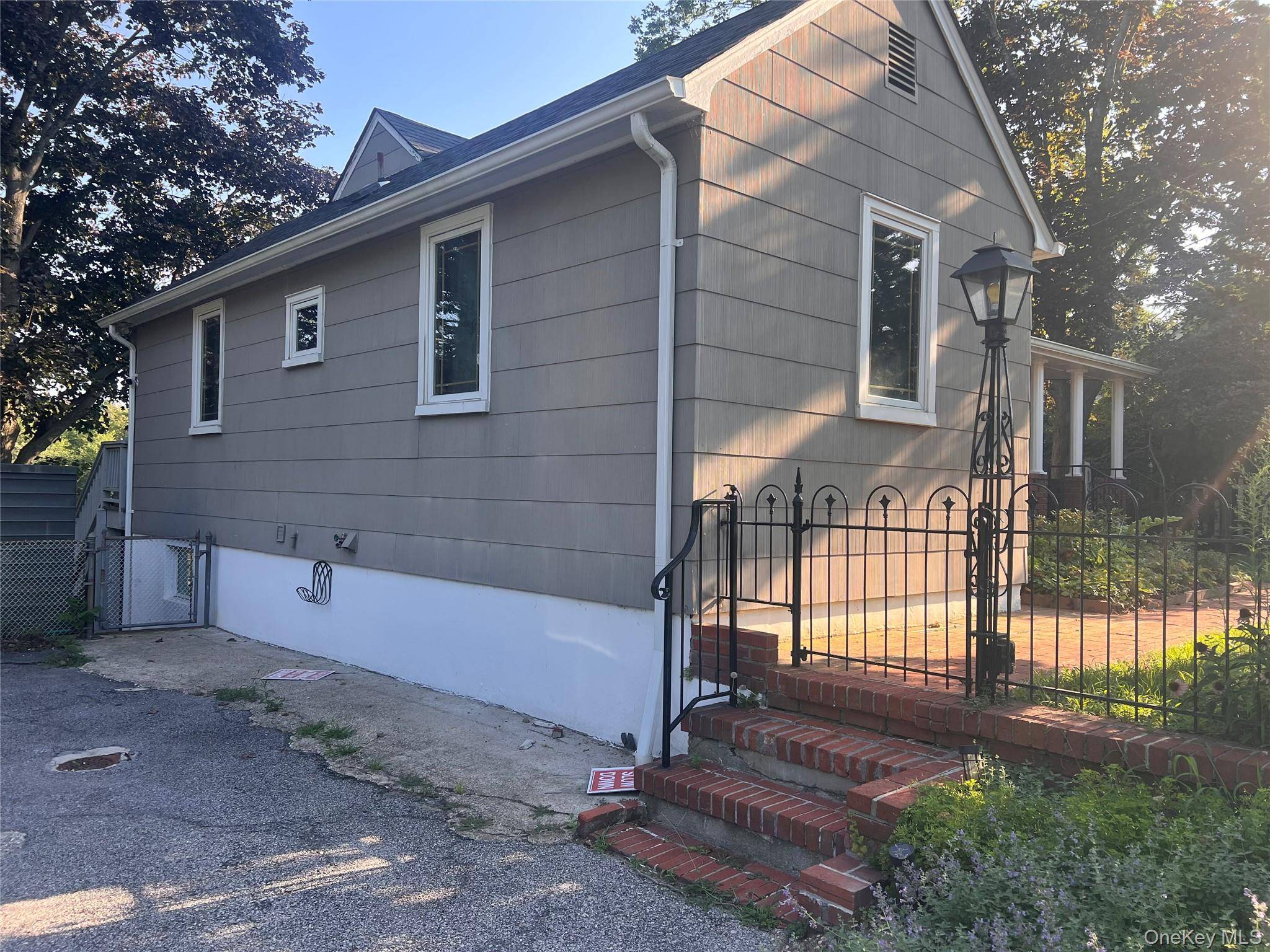 1375 W Main ST, Riverhead, NY 11901