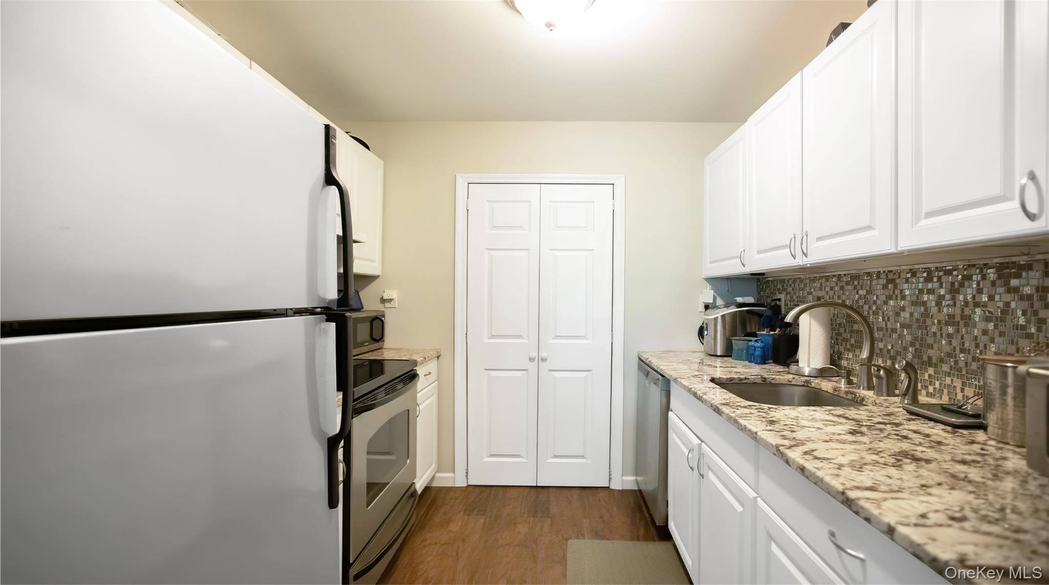 81 Richmond BLVD #1B, Ronkonkoma, NY 11779