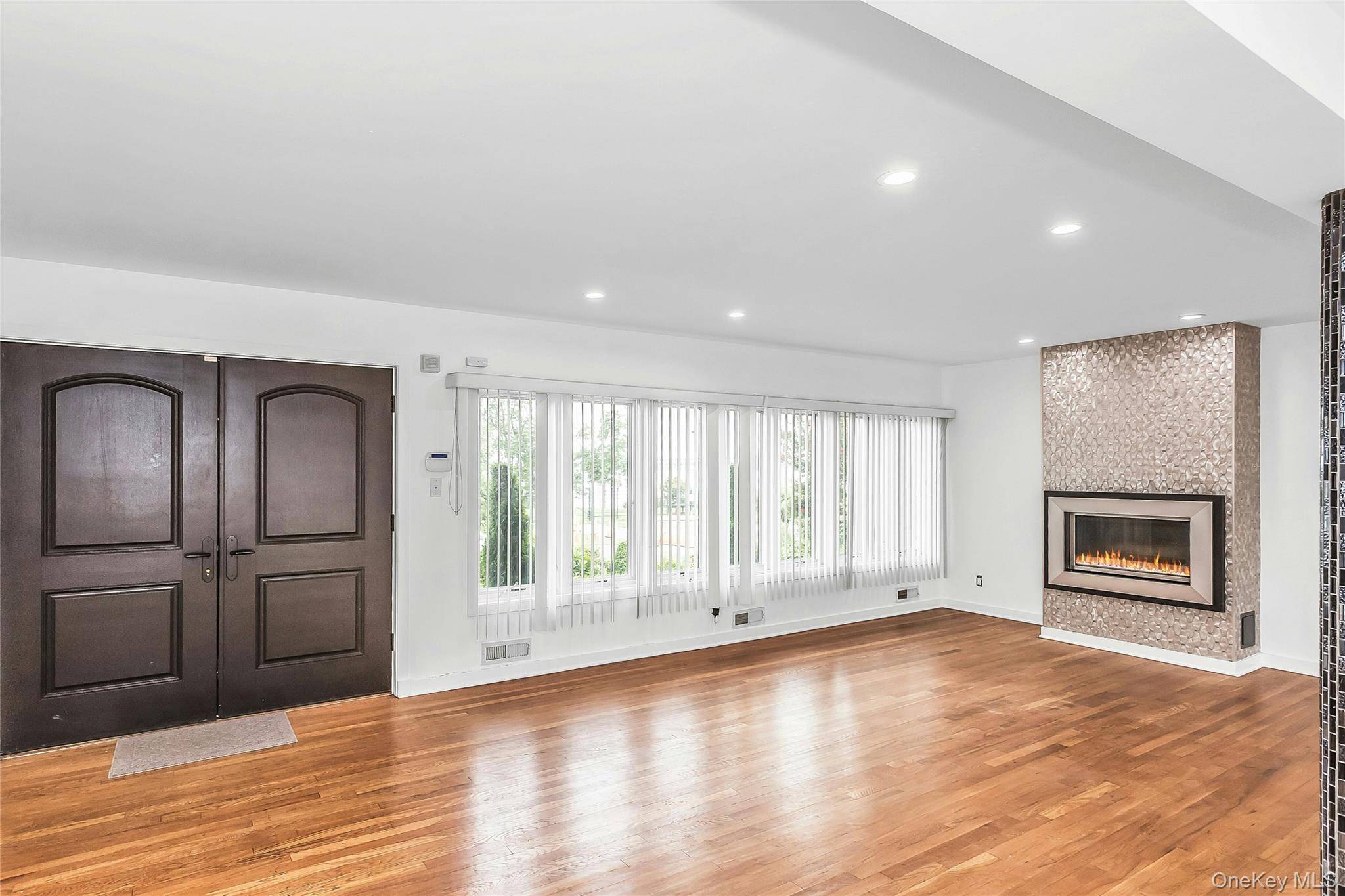 14962 Powells Cove BLVD, Whitestone, NY 11357