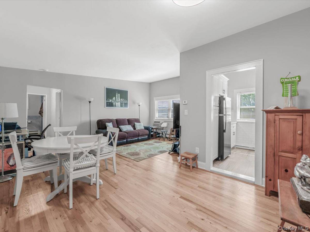 4 Rose ST #Apt 6 B2, Oceanside, NY 11572