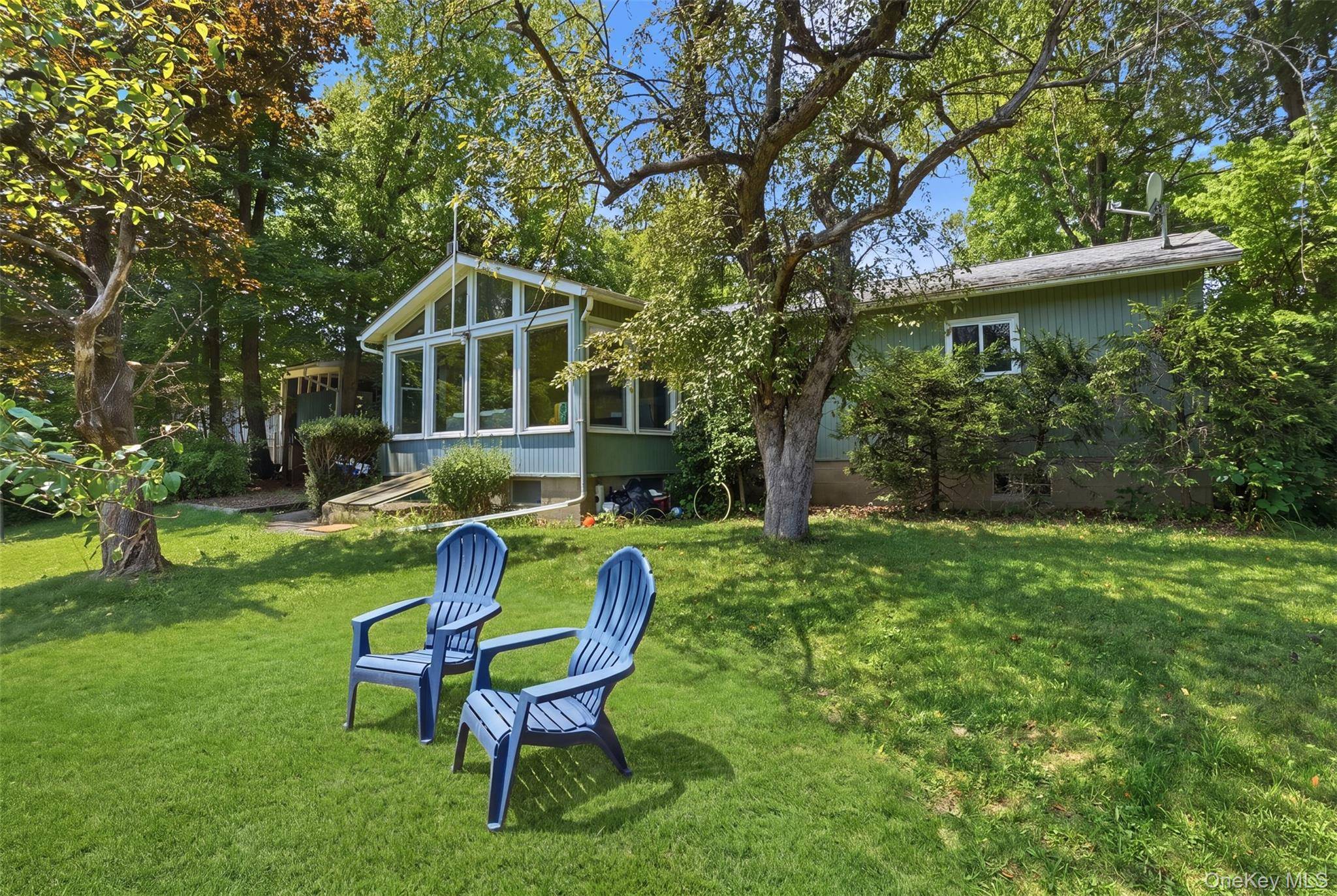 18 Harrington ST, New Paltz, NY 12561
