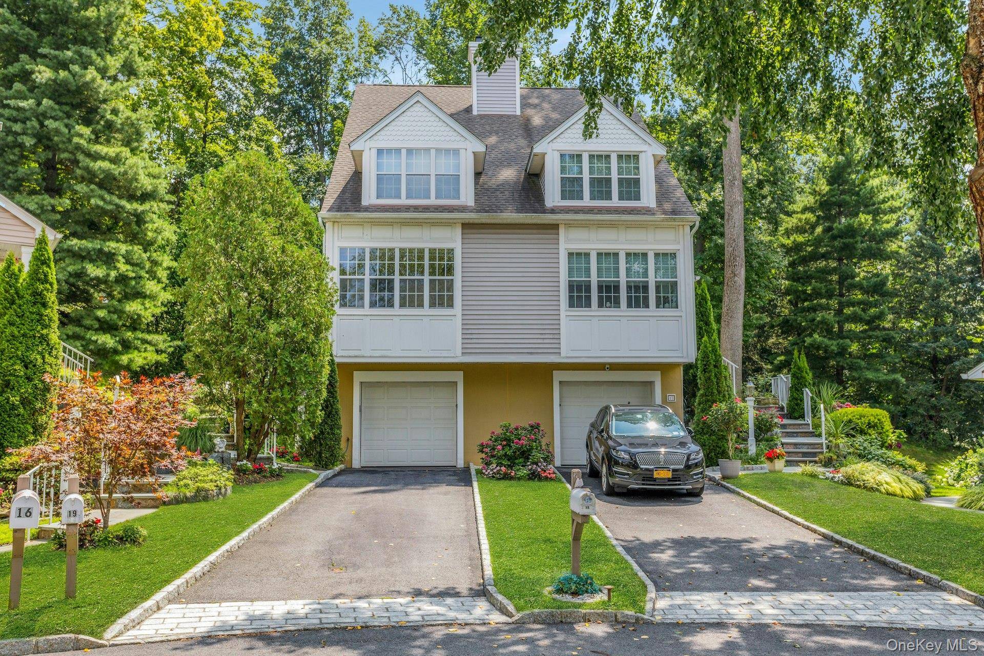 19 Pondview LN #19, Yonkers, NY 10710