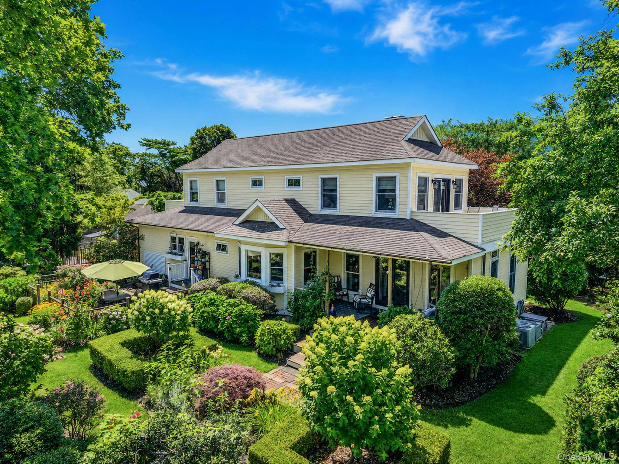 8 Jackson AVE, East Quogue, NY 11942
